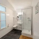 National Hotell