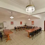 National Hotel 2*