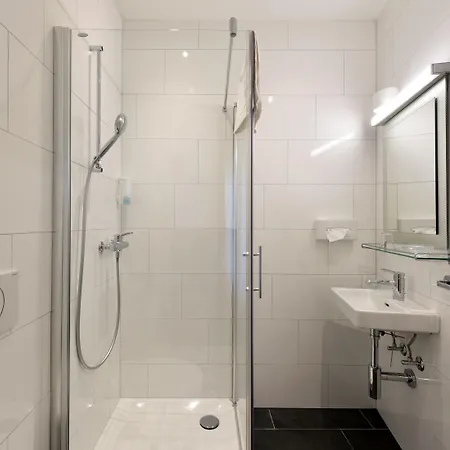National Hotel 2*